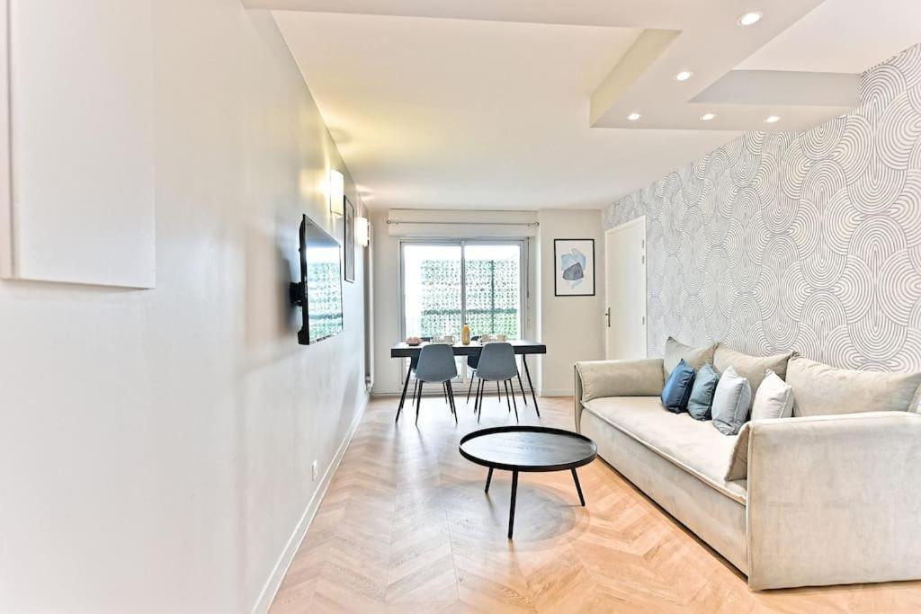 Apartment Spacieux Et Paisible 19eme - Ii