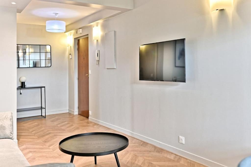 Spacieux Et Paisible 19eme - Ii Apartment